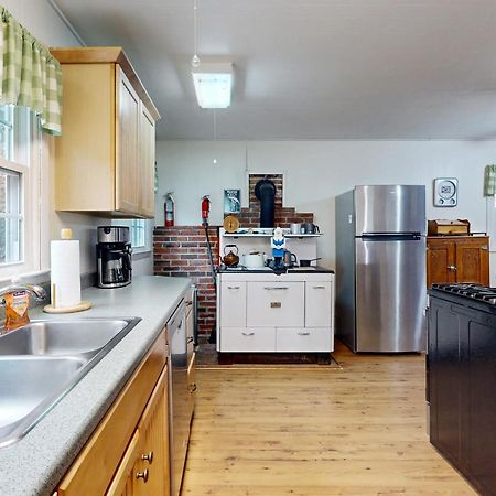 1 Bed 1 Bath Vacation Home In Sylva Eksteriør billede